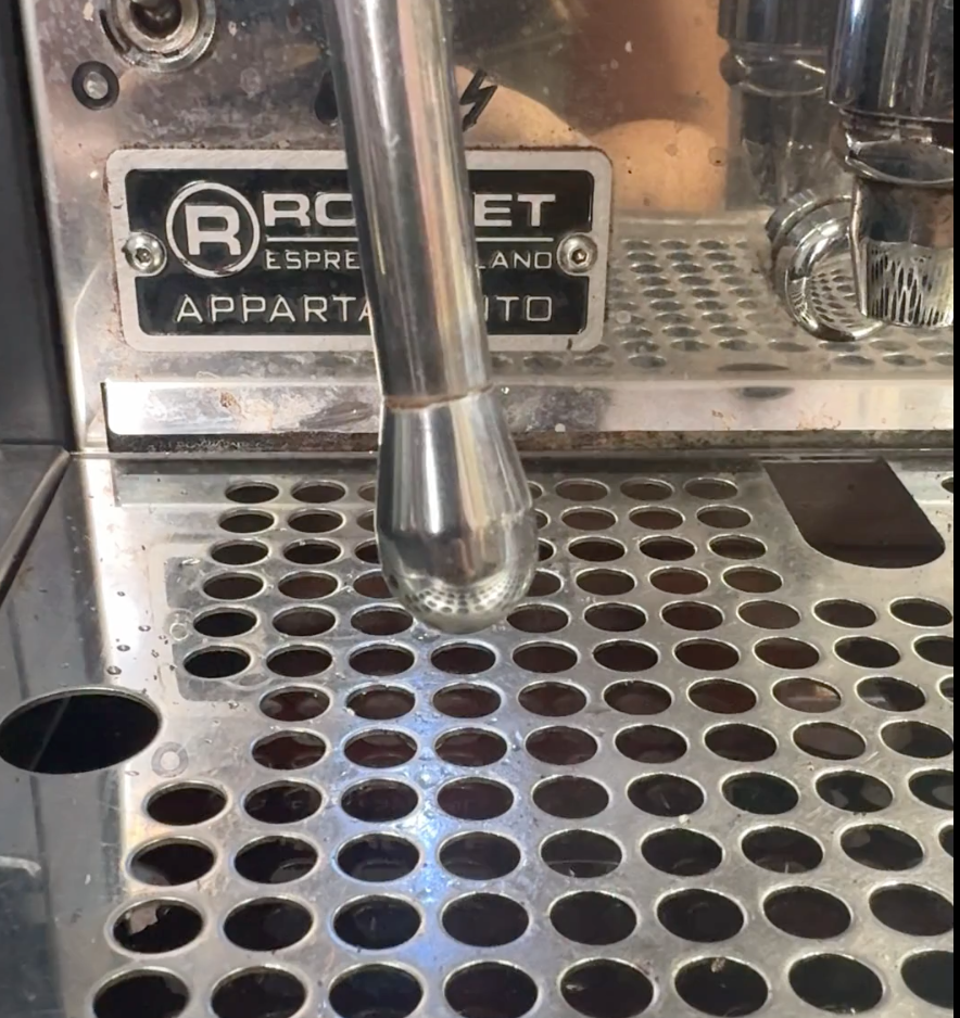 Rocket coffee machine leaking steam from the tip